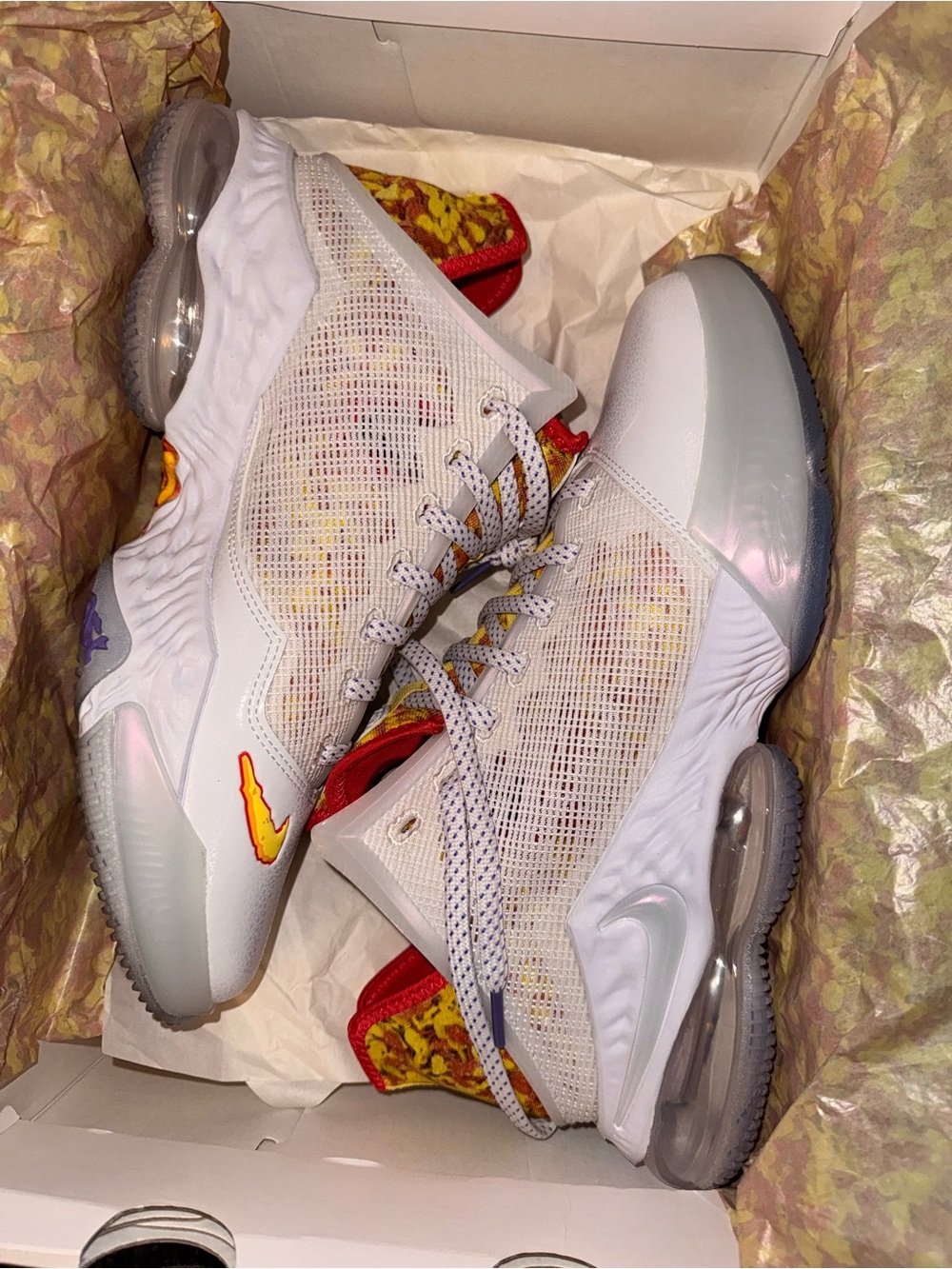 Nike LEBRON 19 low magic fruity pebbles SZ 10.5 M OG box like new